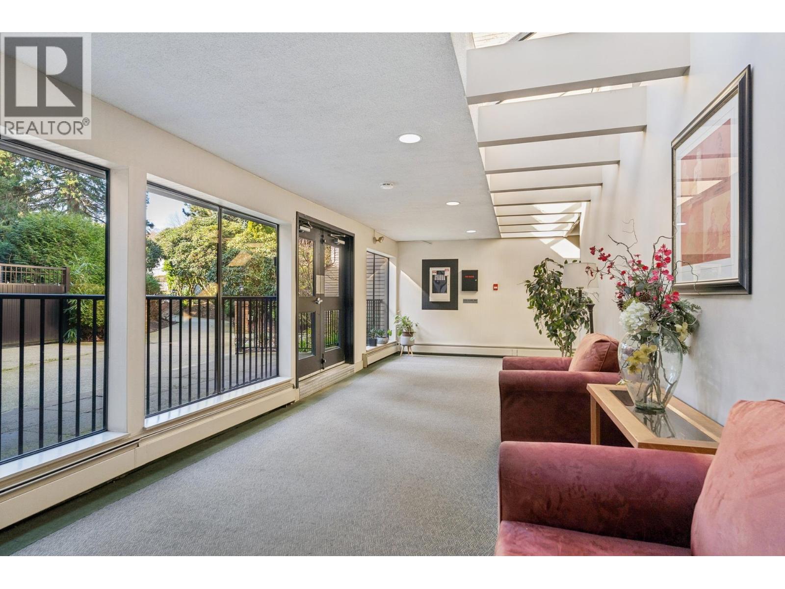 211 1385 DRAYCOTT ROAD, North Vancouver