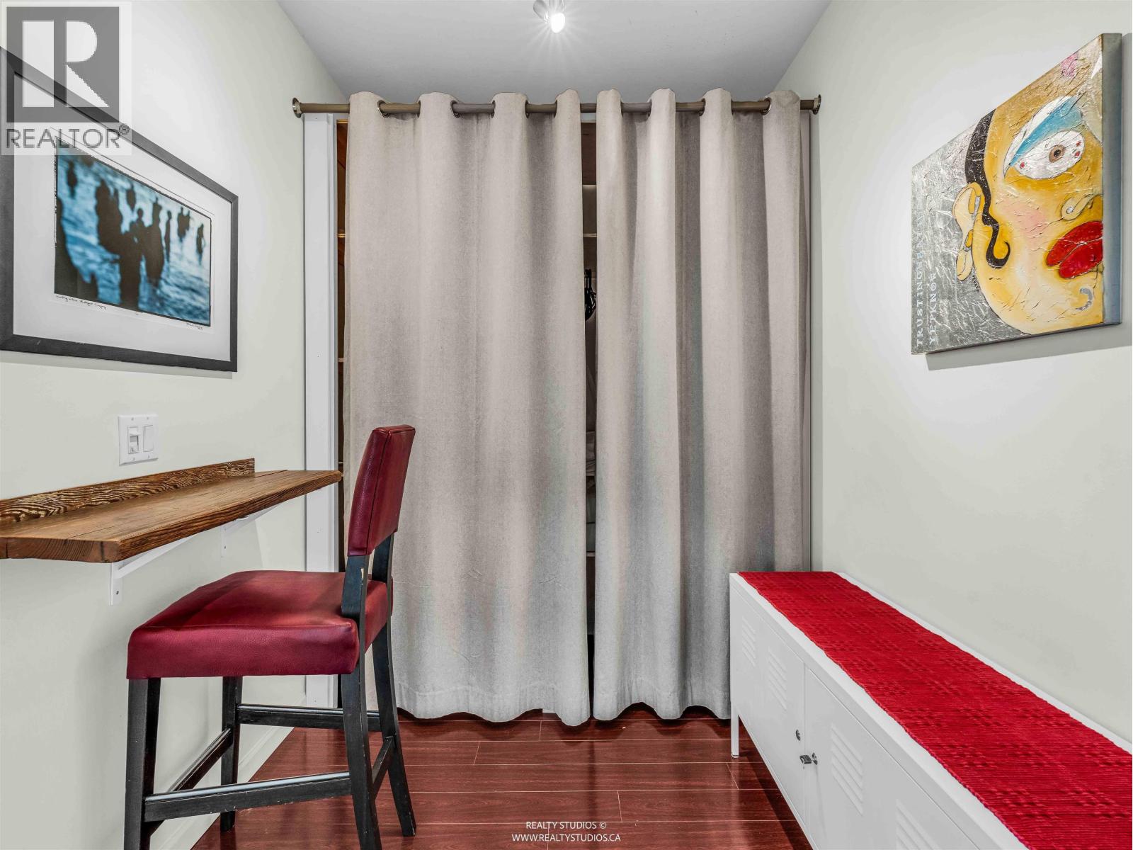 417 580 RAVEN WOODS DRIVE, North Vancouver