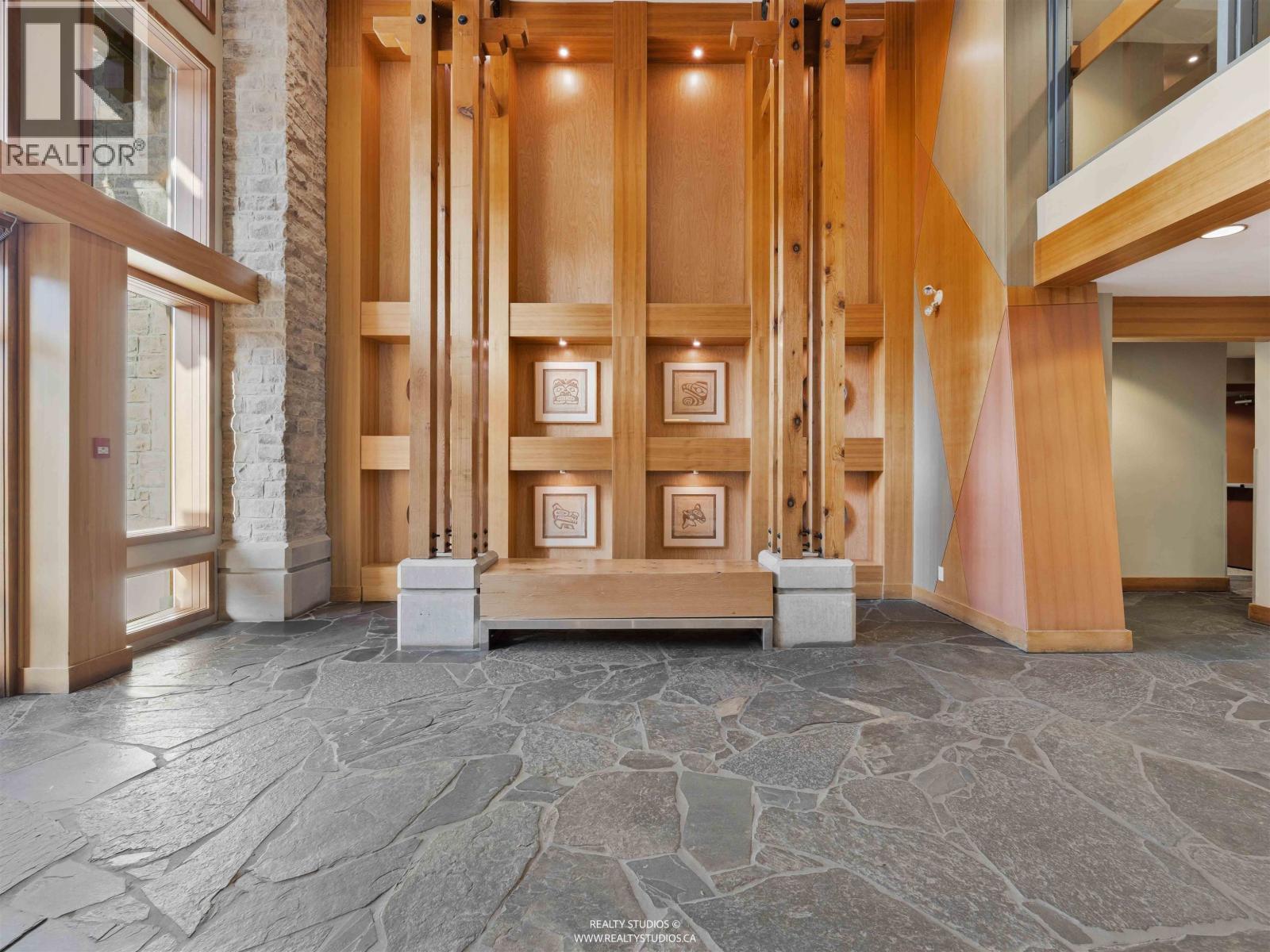 417 580 RAVEN WOODS DRIVE, North Vancouver