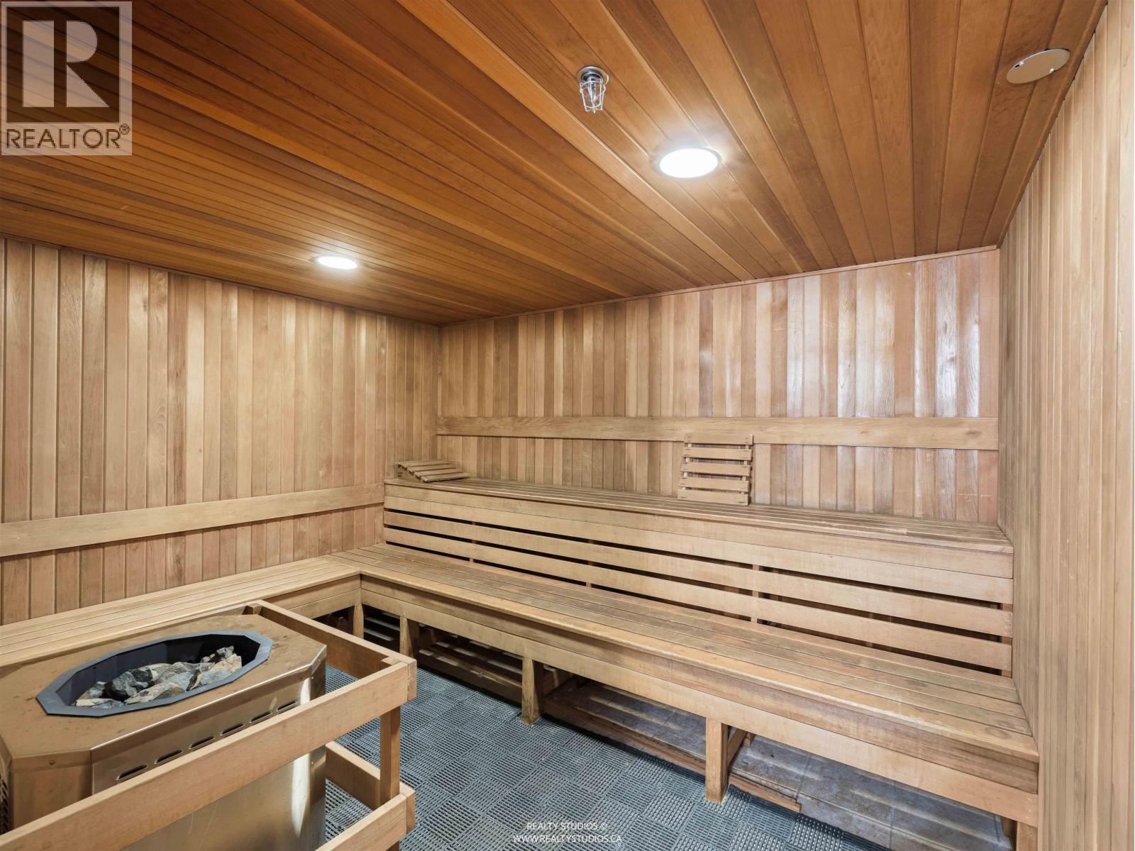 417 580 RAVEN WOODS DRIVE, North Vancouver