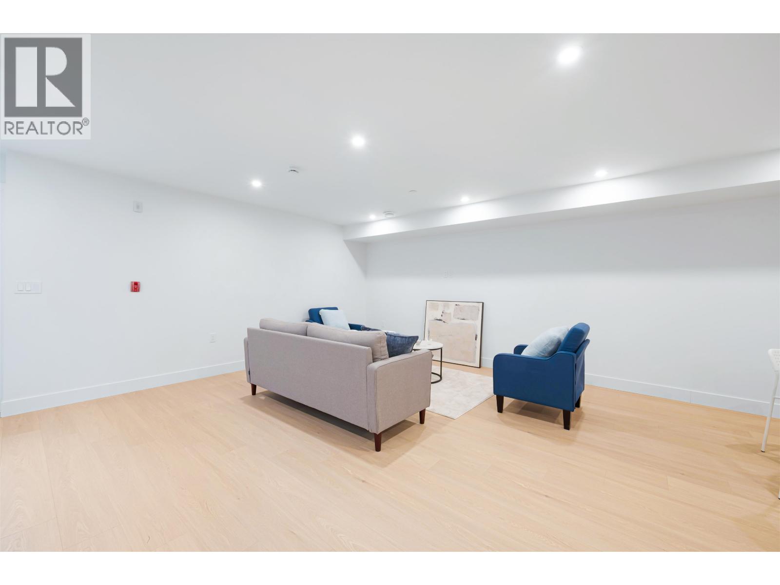 1 4855 VENABLES STREET, Burnaby