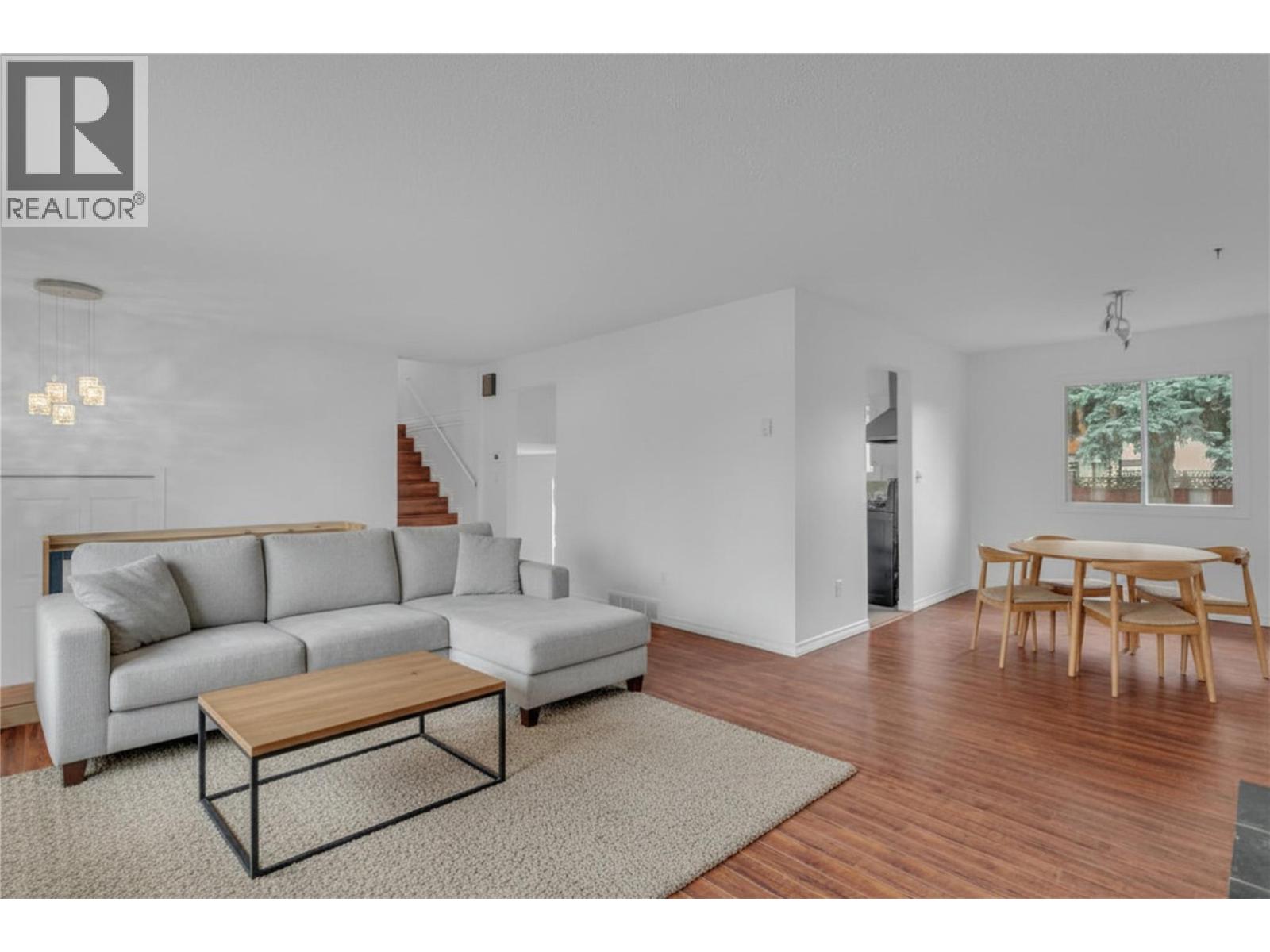  693 Paret Place, Kelowna