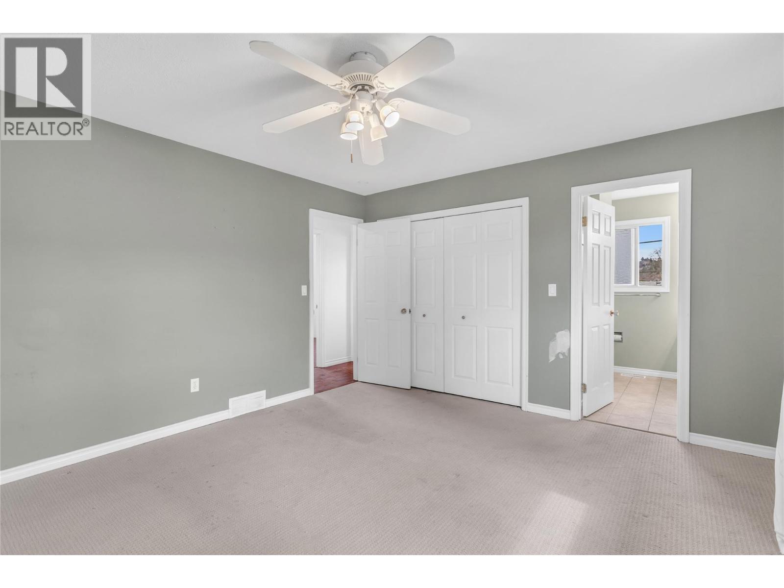  693 Paret Place, Kelowna