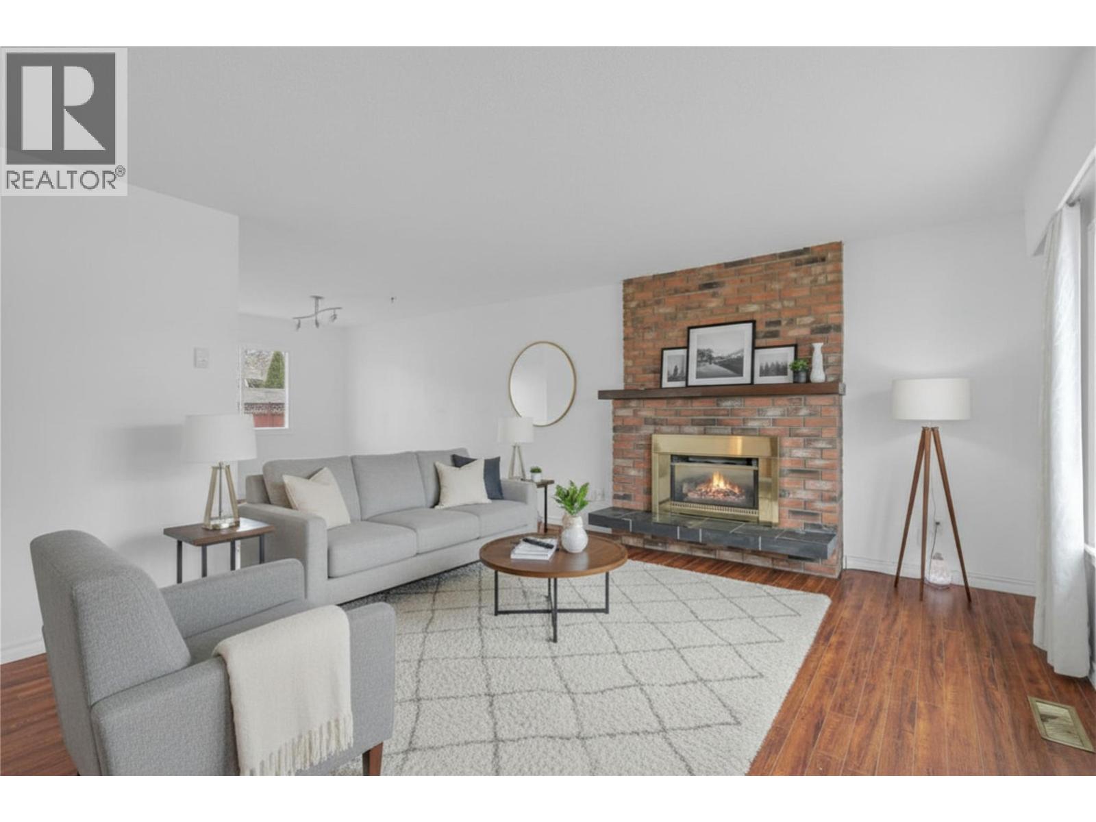  693 Paret Place, Kelowna