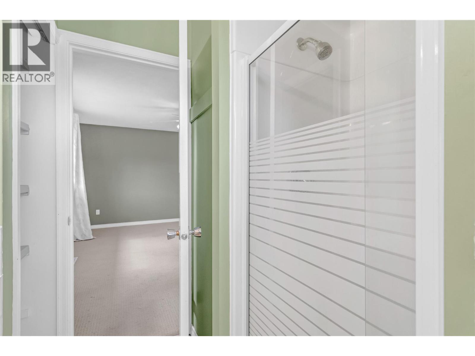  693 Paret Place, Kelowna