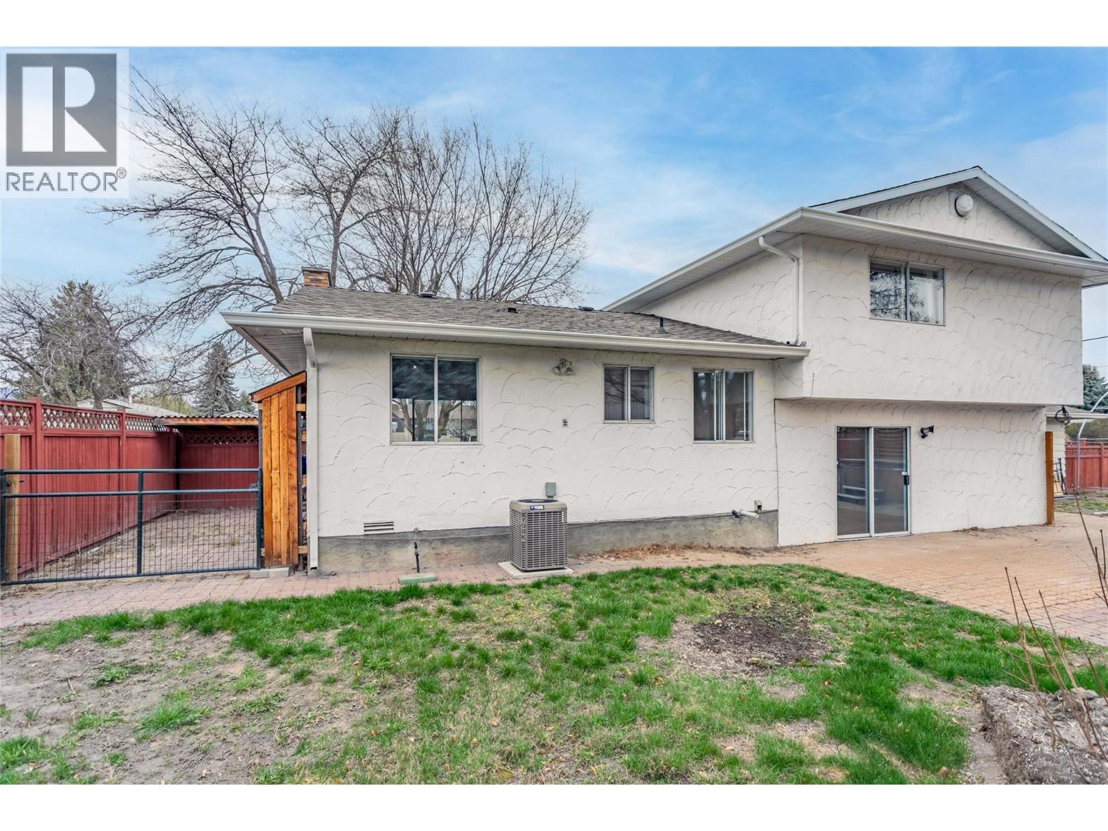  693 Paret Place, Kelowna