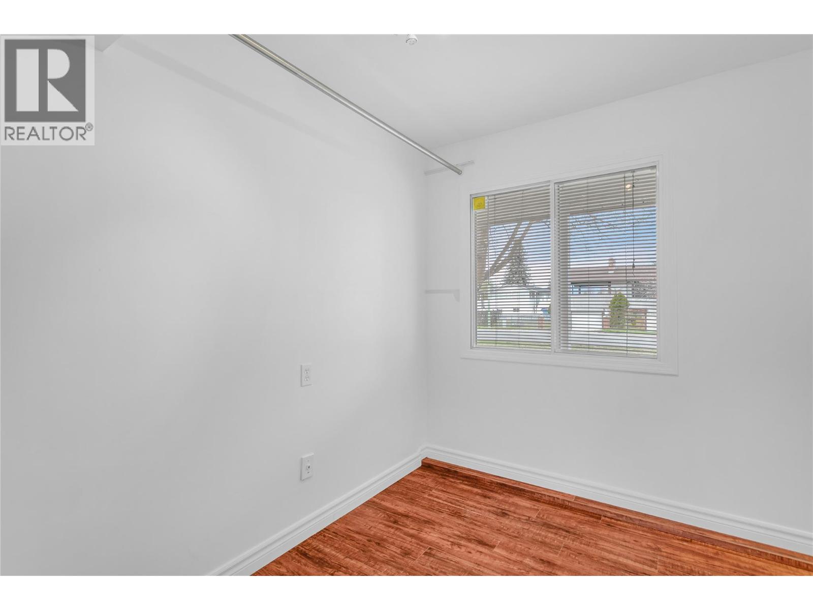  693 Paret Place, Kelowna