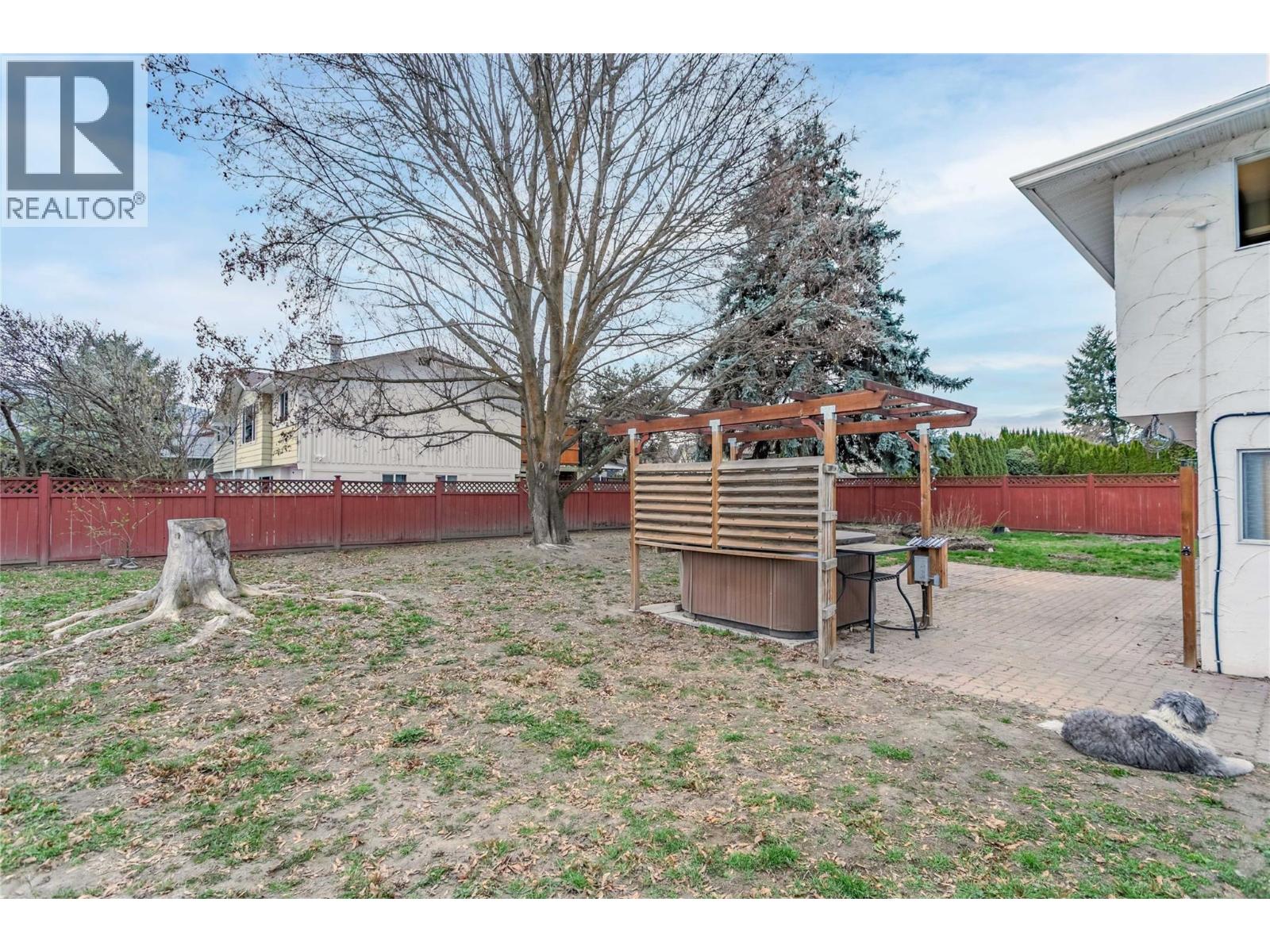  693 Paret Place, Kelowna