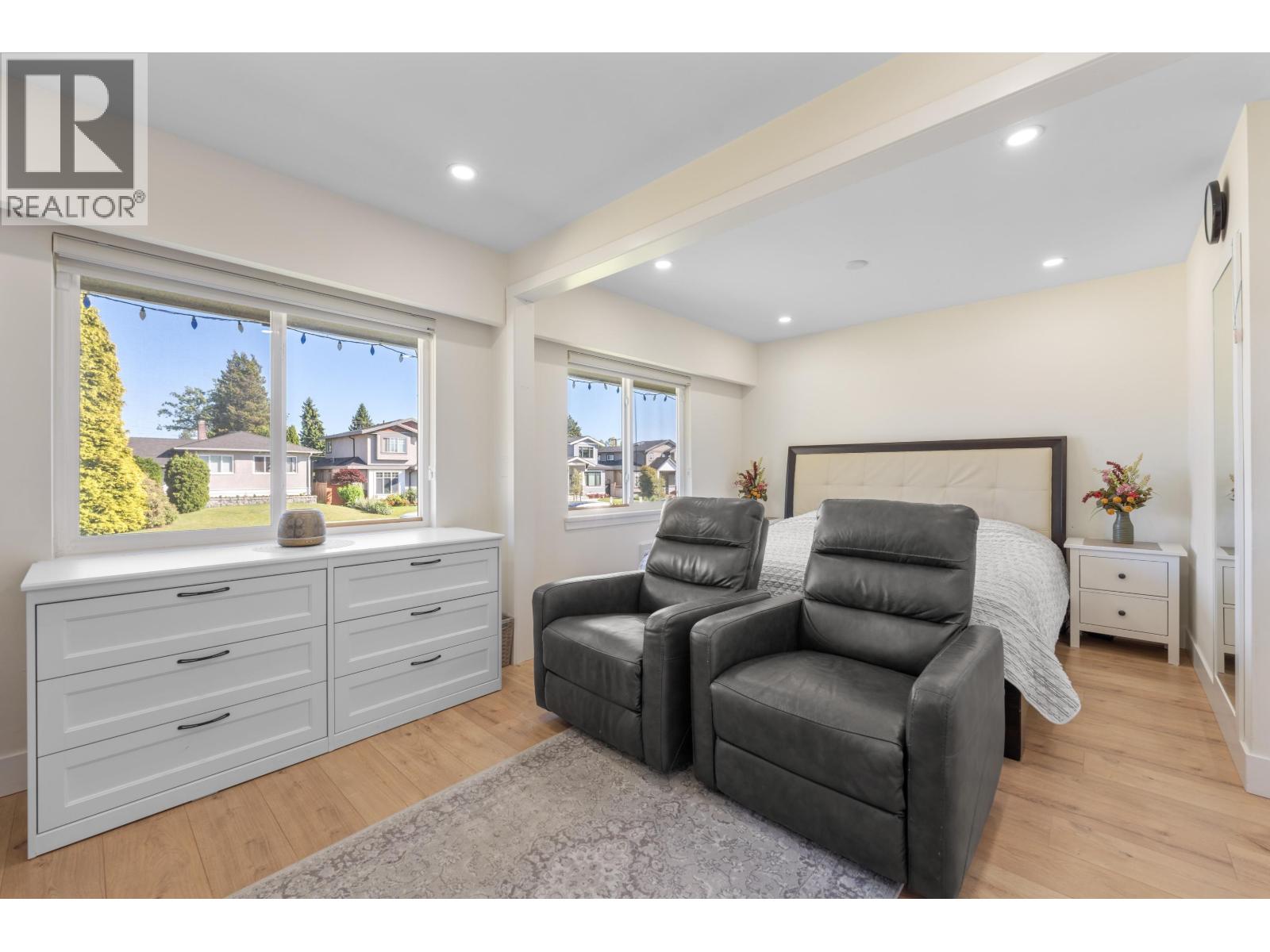 8649 11TH AVENUE, Burnaby