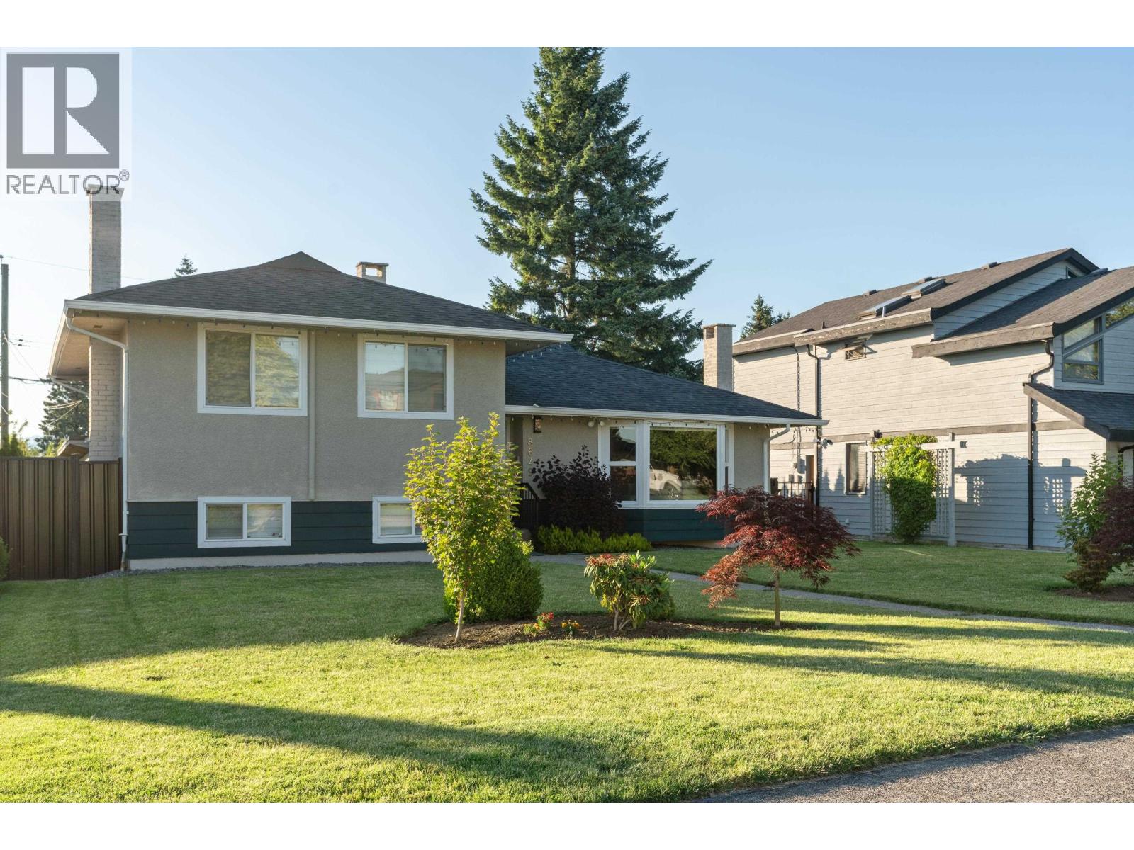 8649 11TH AVENUE, Burnaby