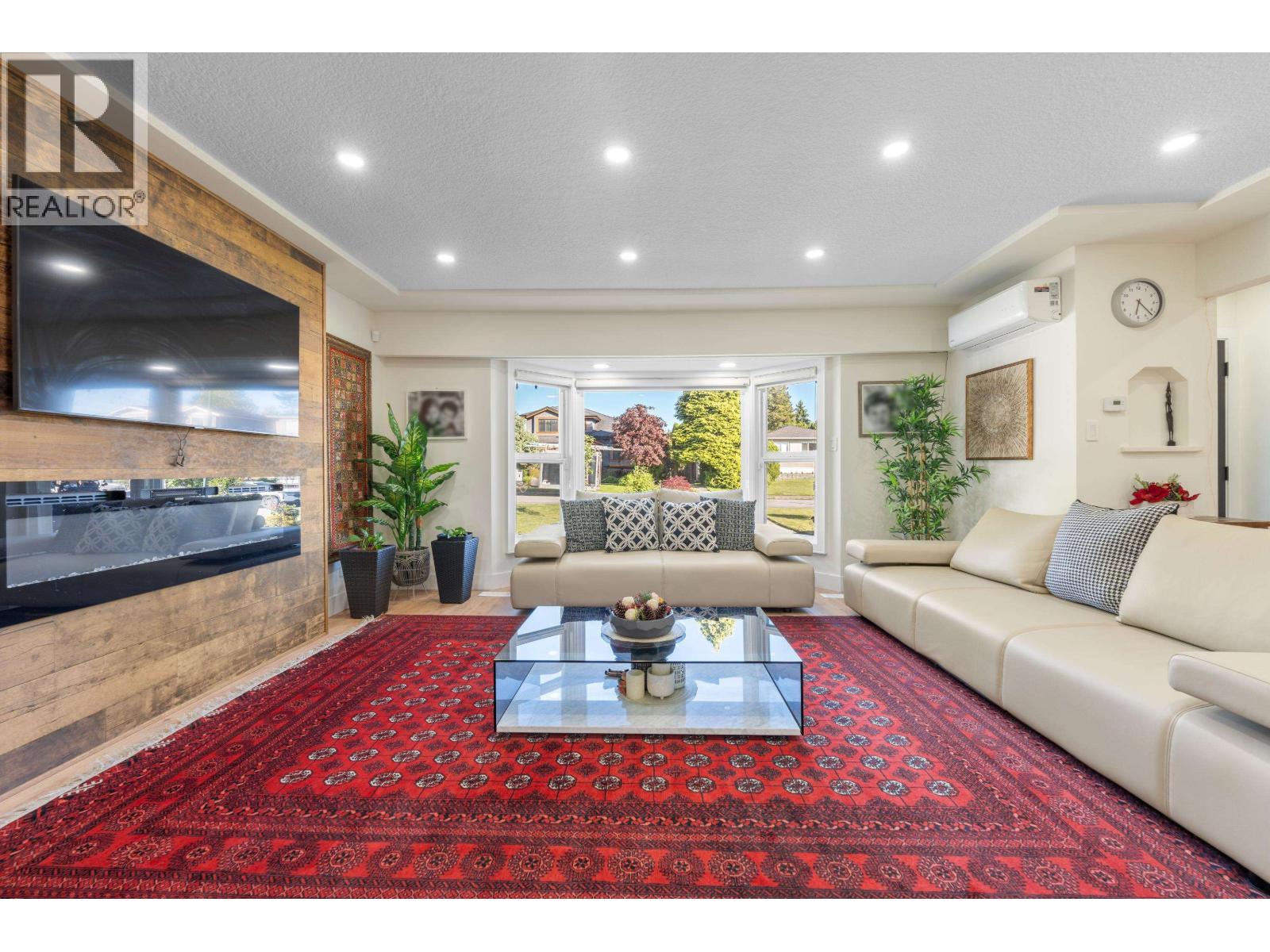 8649 11TH AVENUE, Burnaby