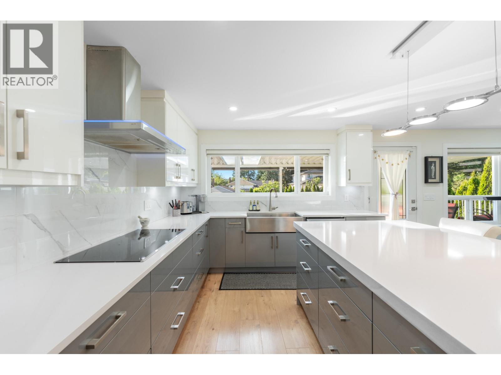 8649 11TH AVENUE, Burnaby