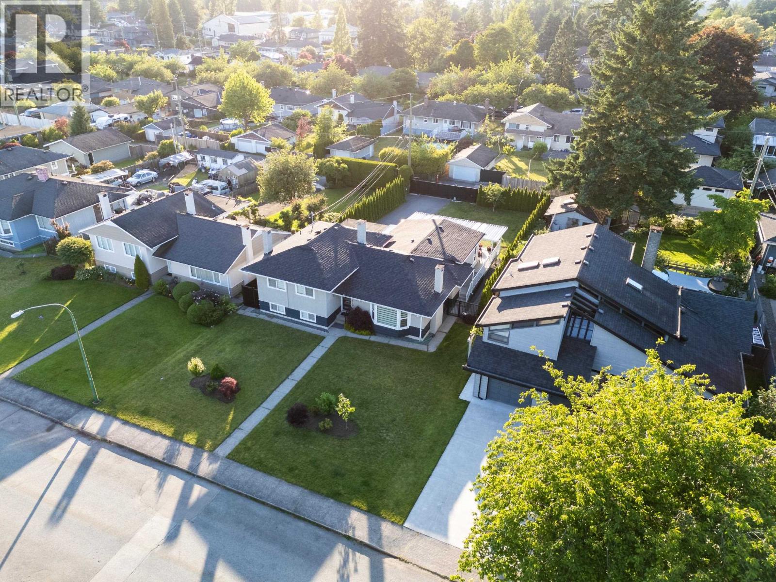 8649 11TH AVENUE, Burnaby