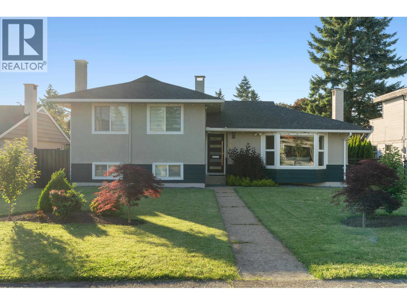 8649 11TH AVENUE, Burnaby