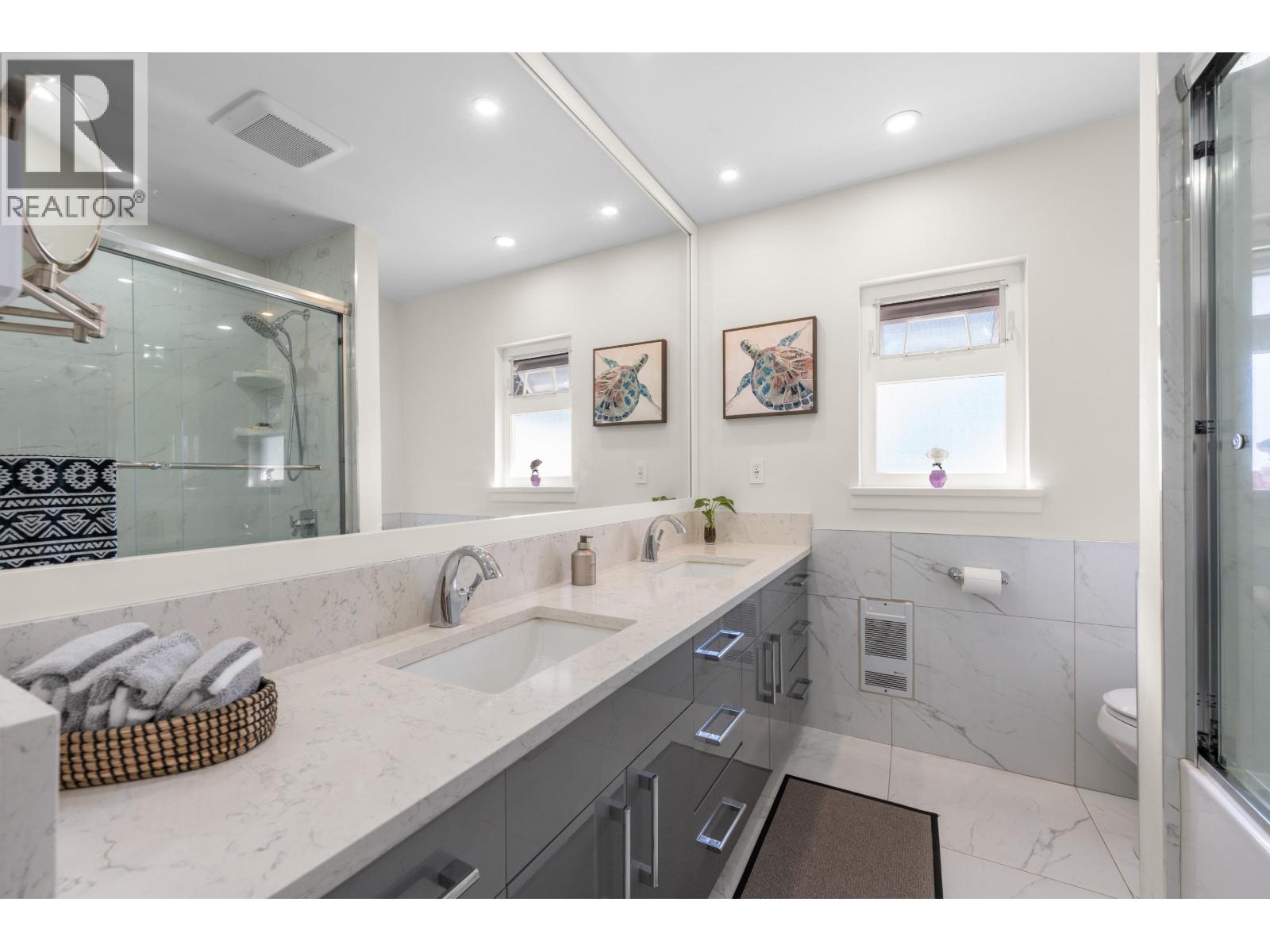 8649 11TH AVENUE, Burnaby