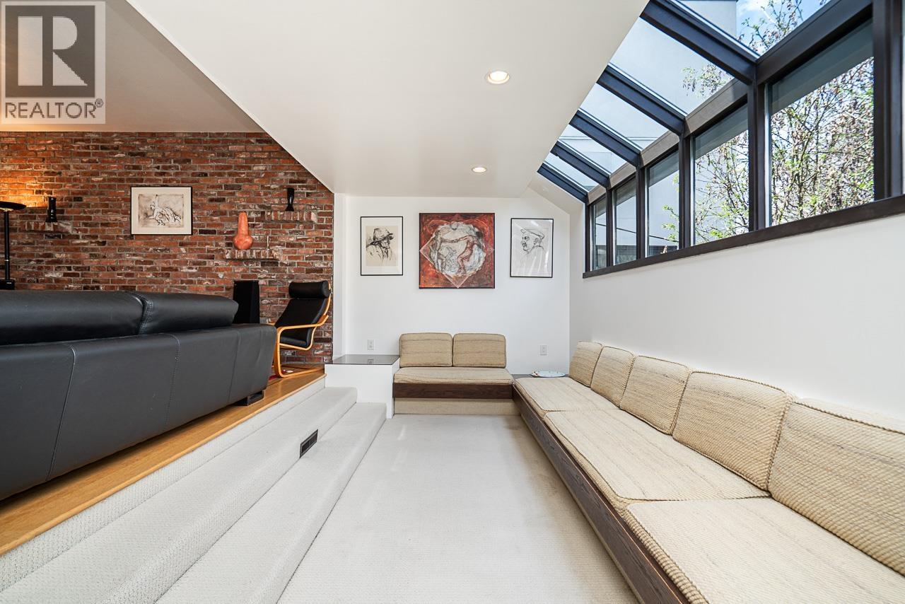 4338 W 2ND AVENUE, Vancouver