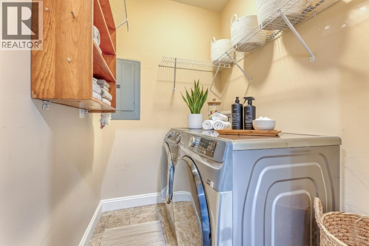 1041 PROSPECT AVENUE, North Vancouver