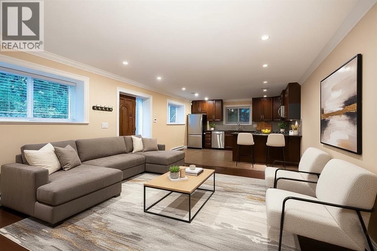 1041 PROSPECT AVENUE, North Vancouver