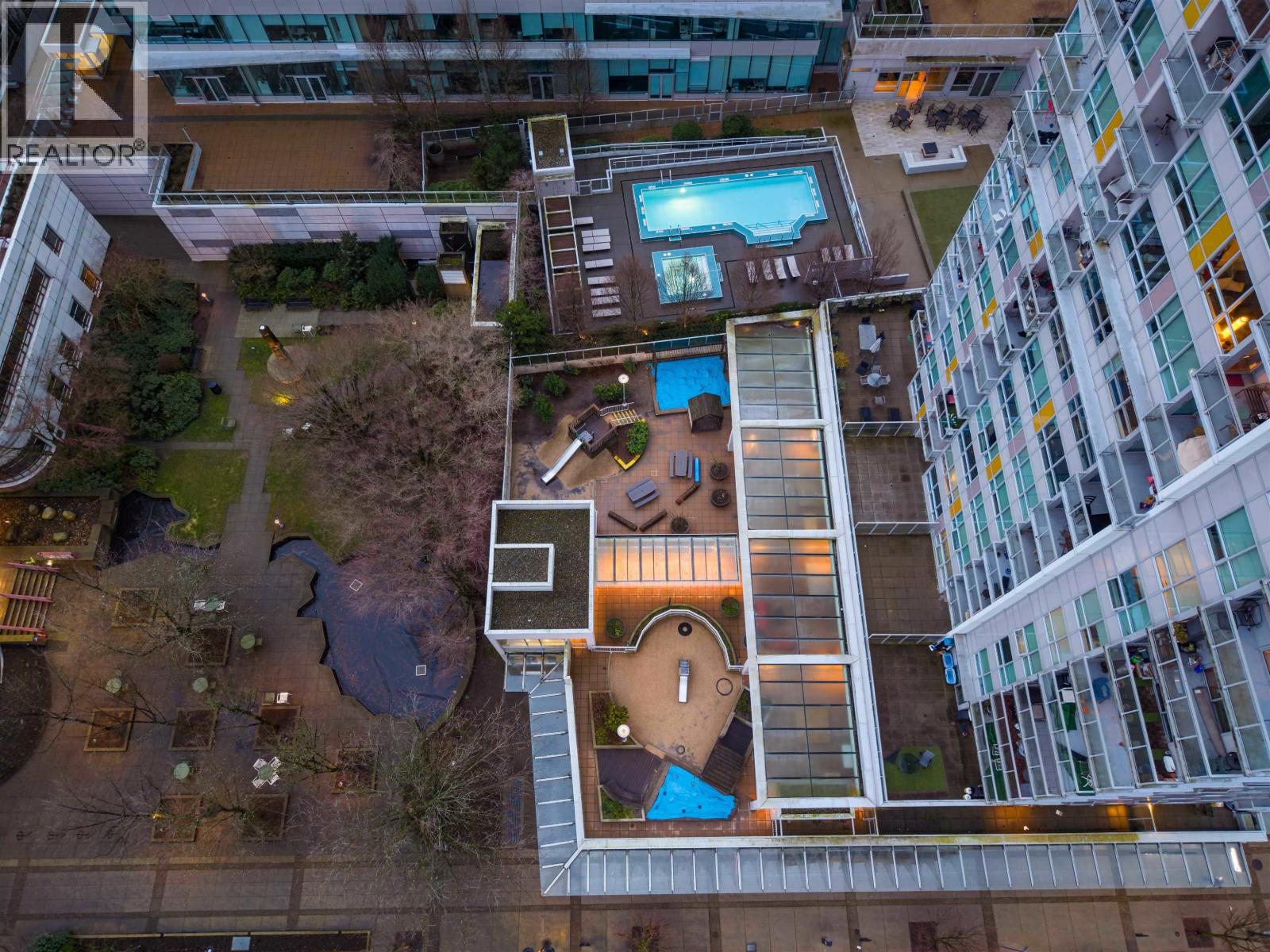 602 112 E 13TH STREET, North Vancouver