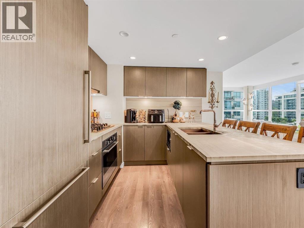 602 112 E 13TH STREET, North Vancouver