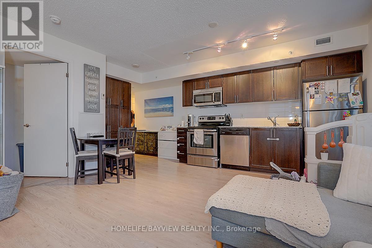 #1723 800 LAWRENCE AVENUE W - 5