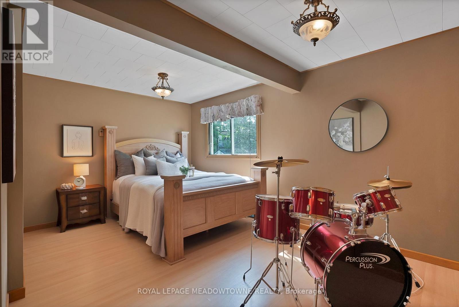46 HAWKE DRIVE - 22