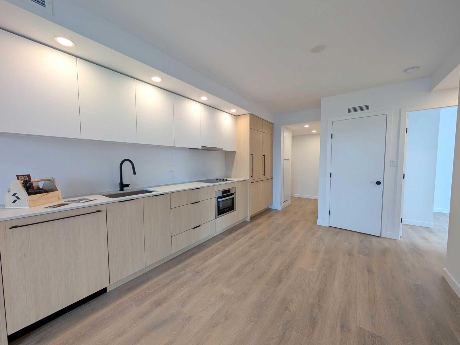 411 13738 CENTRAL AVENUE, Surrey