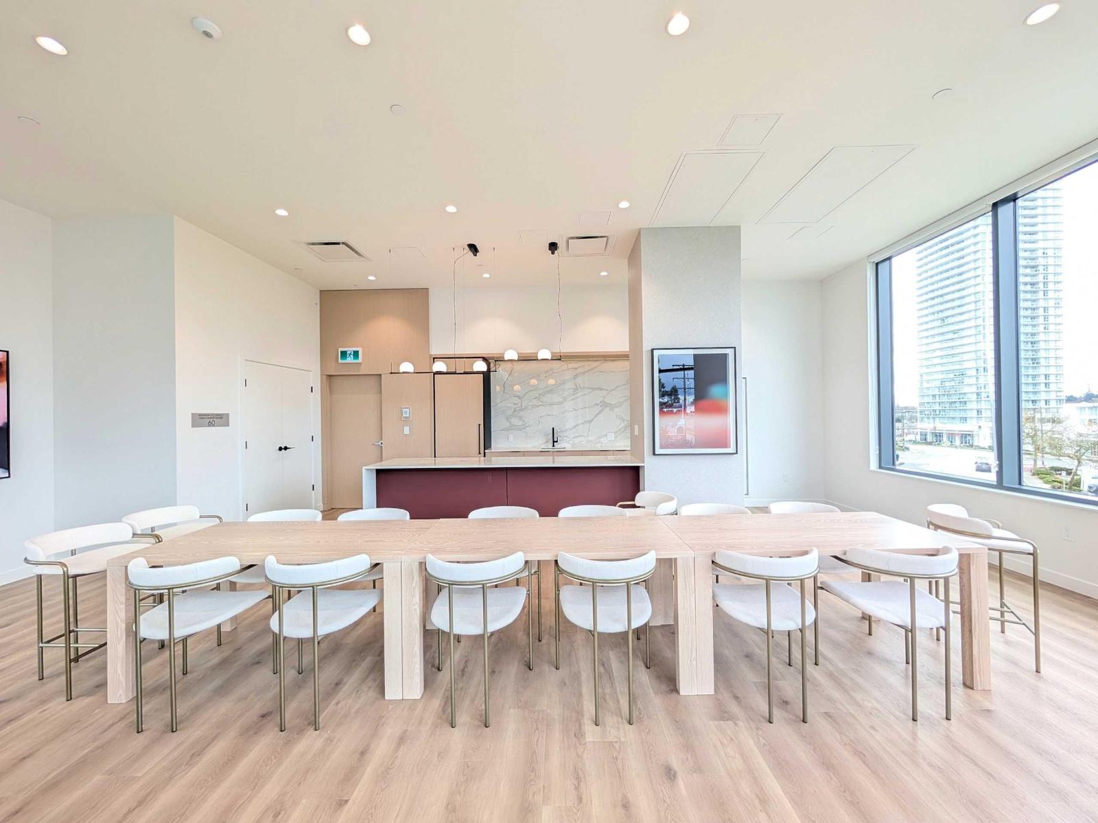 411 13738 CENTRAL AVENUE, Surrey