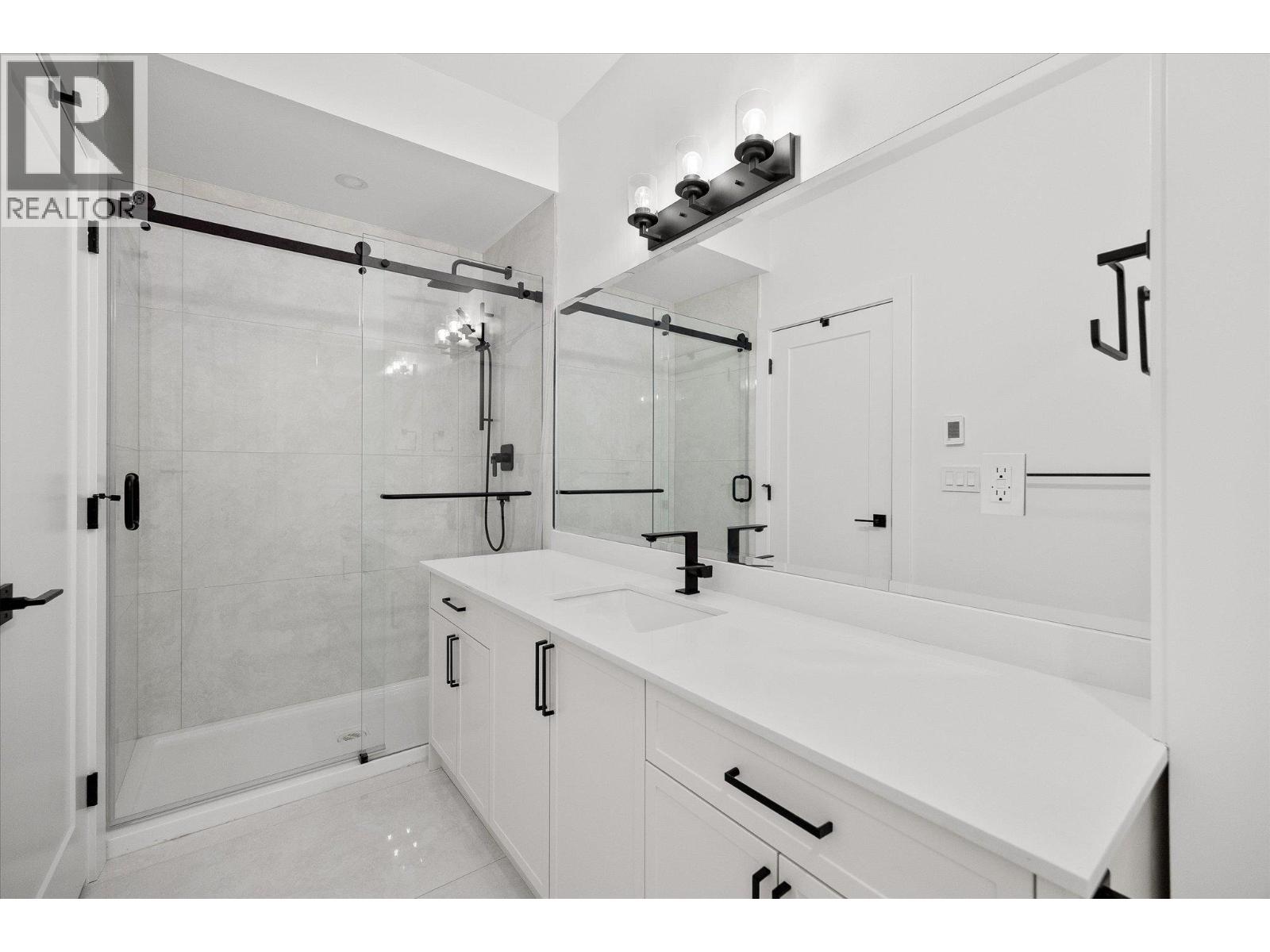 8916 TAVISTOCK ROAD - 40