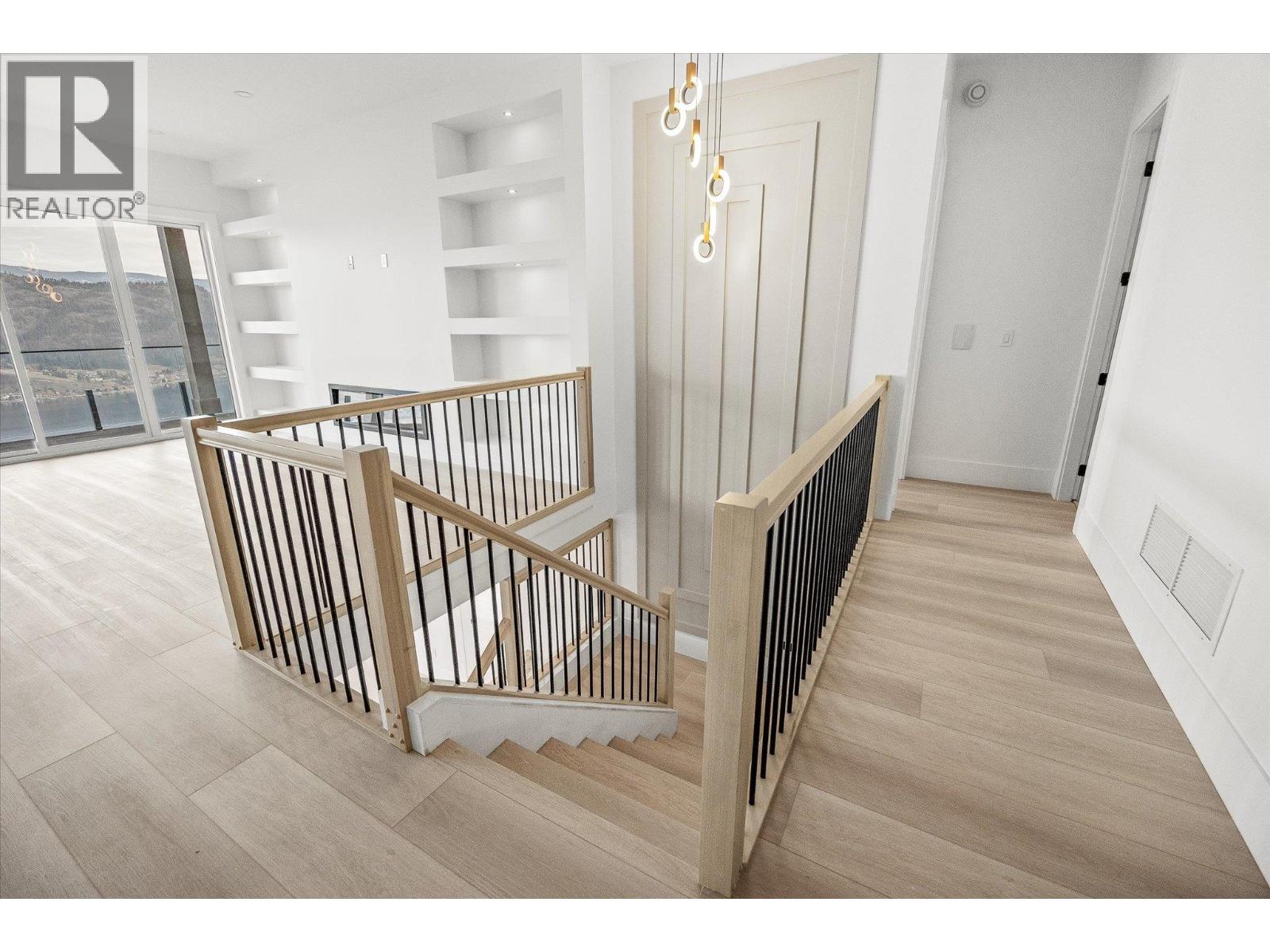 8916 TAVISTOCK ROAD - 30