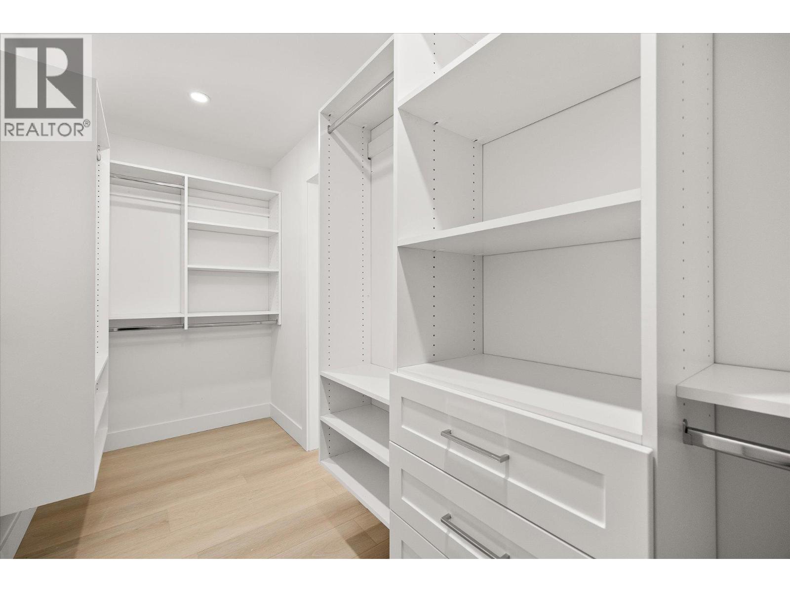 8916 TAVISTOCK ROAD - 39