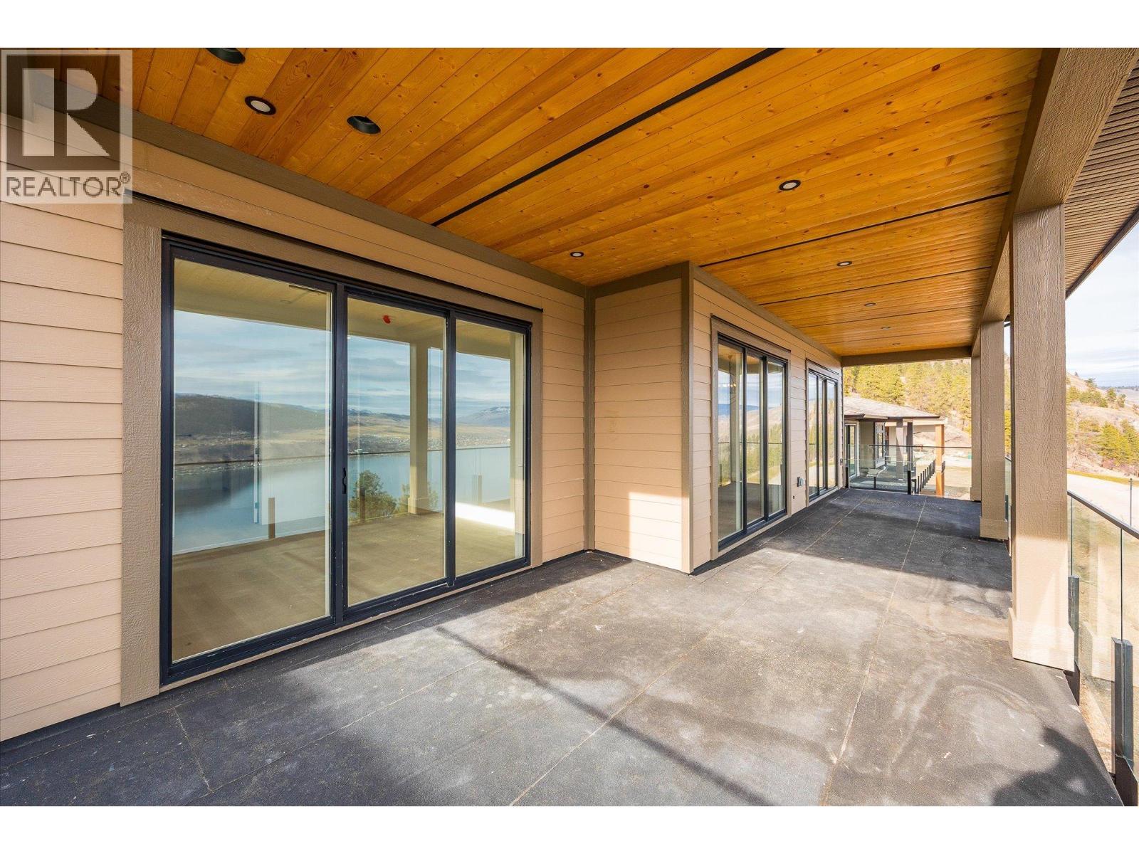 8916 TAVISTOCK ROAD - 18