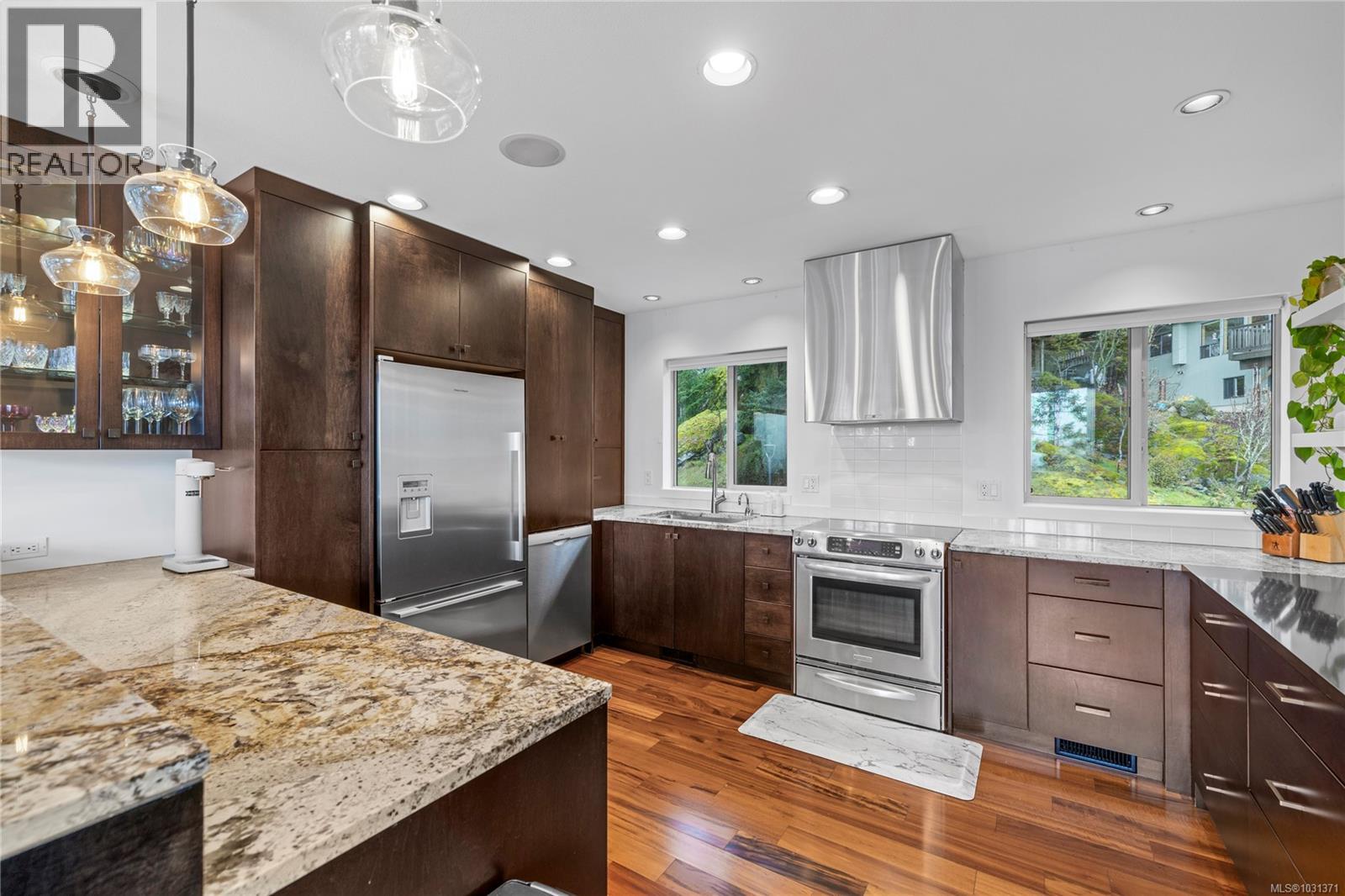 340 Summit Dr, Nanaimo