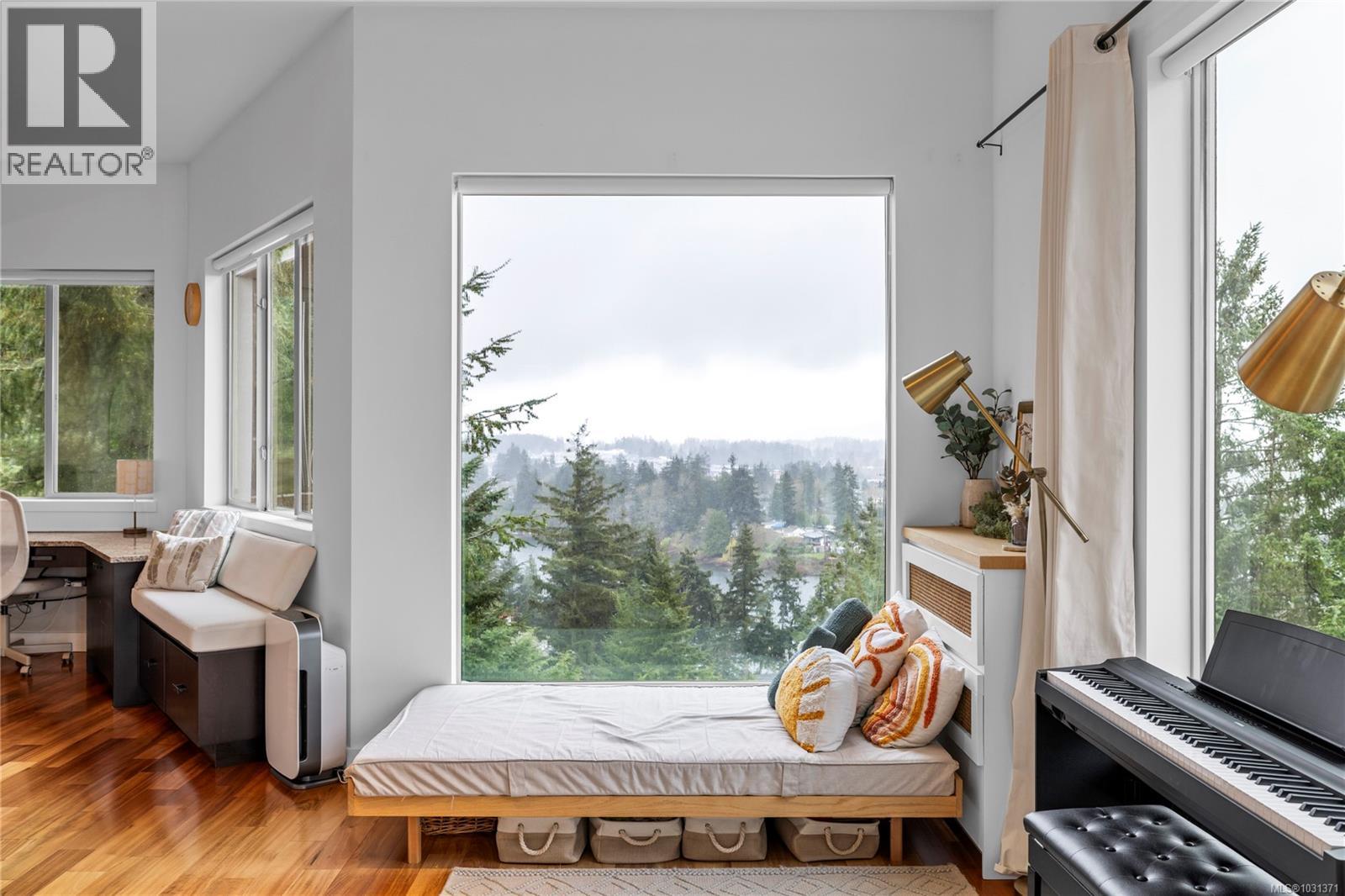 340 Summit Dr, Nanaimo