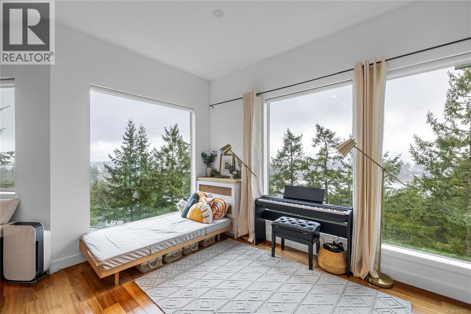 340 Summit Dr, Nanaimo