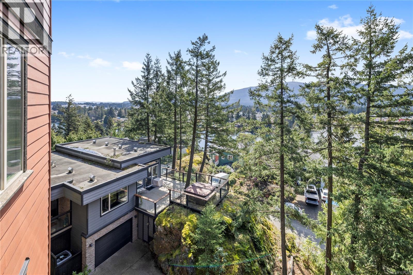 340 Summit Dr, Nanaimo