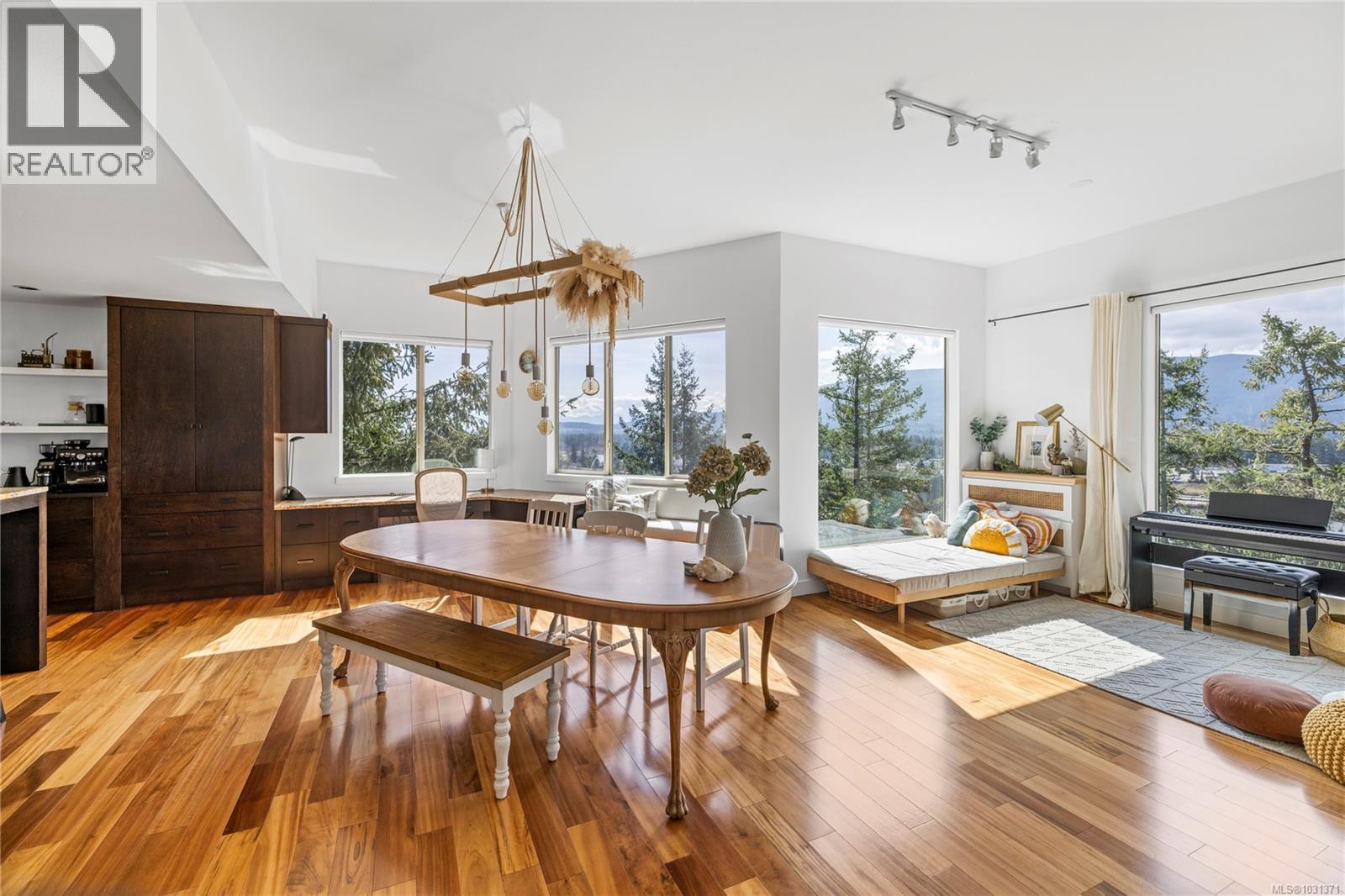 340 Summit Dr, Nanaimo