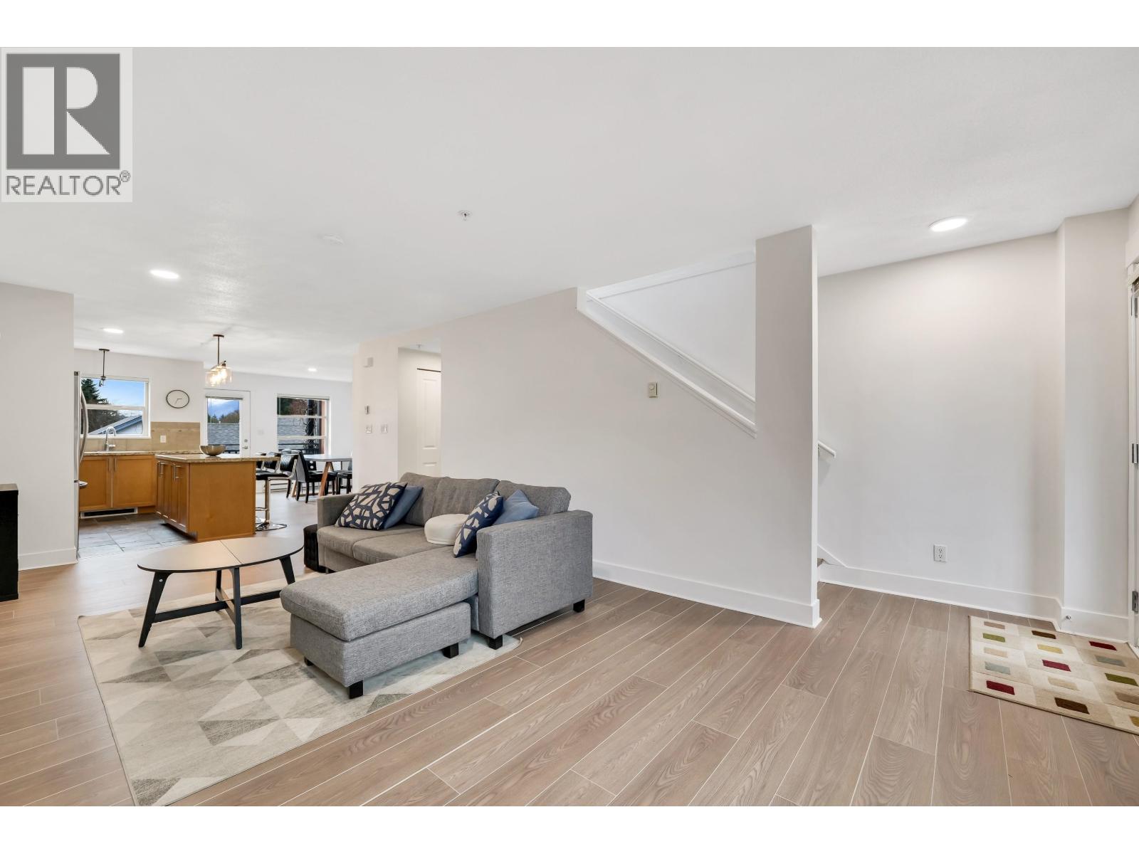 1212 VILLAGE GREEN WAY, Squamish