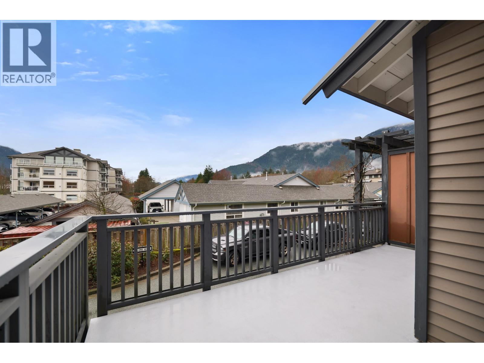 1212 VILLAGE GREEN WAY, Squamish