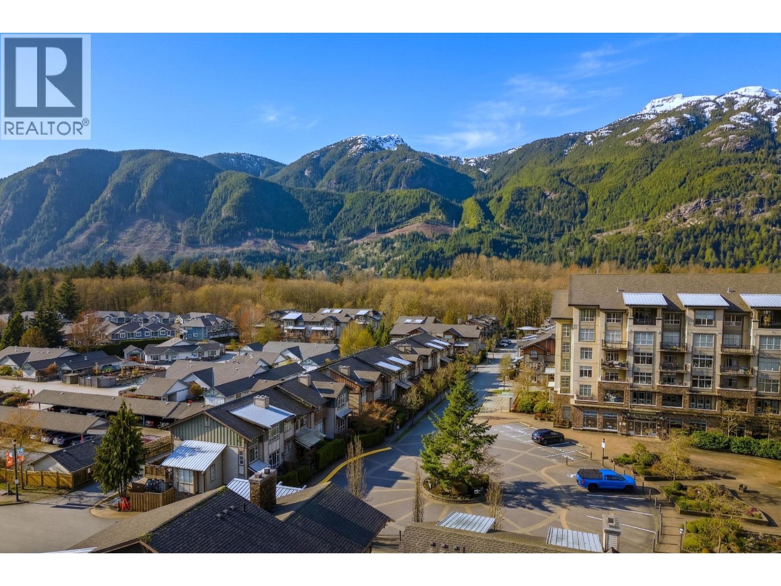 1212 VILLAGE GREEN WAY, Squamish