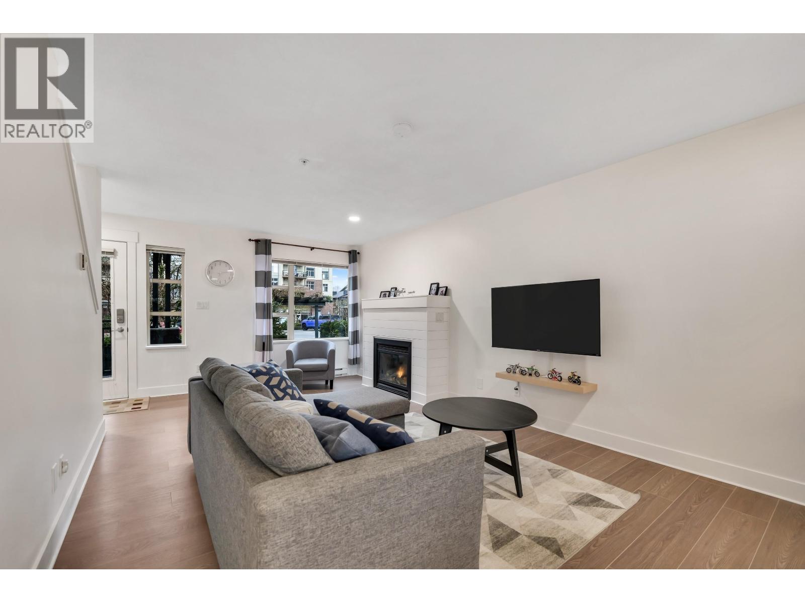 1212 VILLAGE GREEN WAY, Squamish