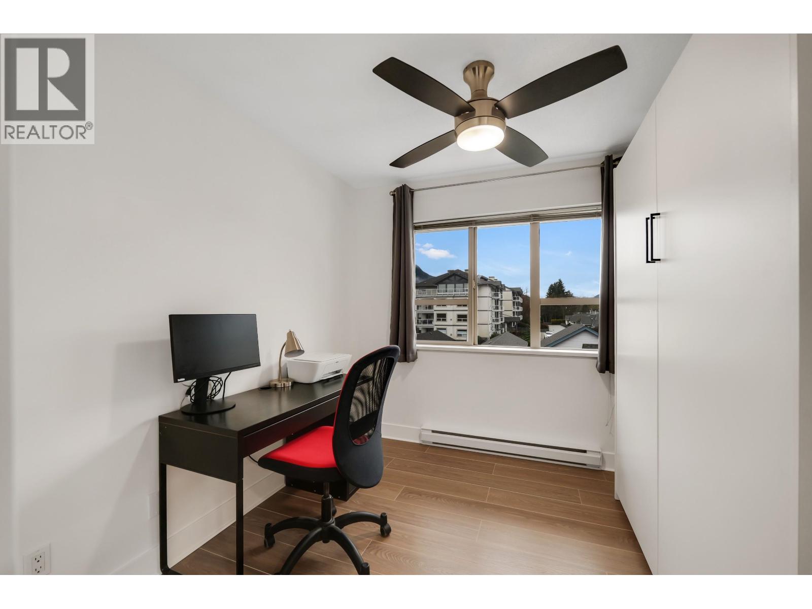 1212 VILLAGE GREEN WAY, Squamish