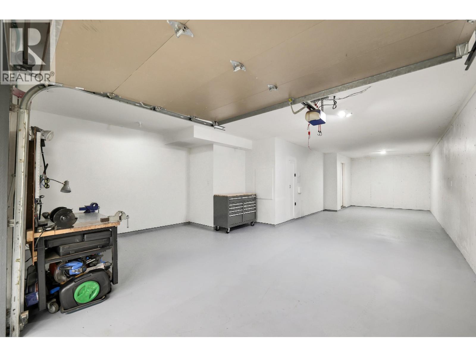 1212 VILLAGE GREEN WAY, Squamish