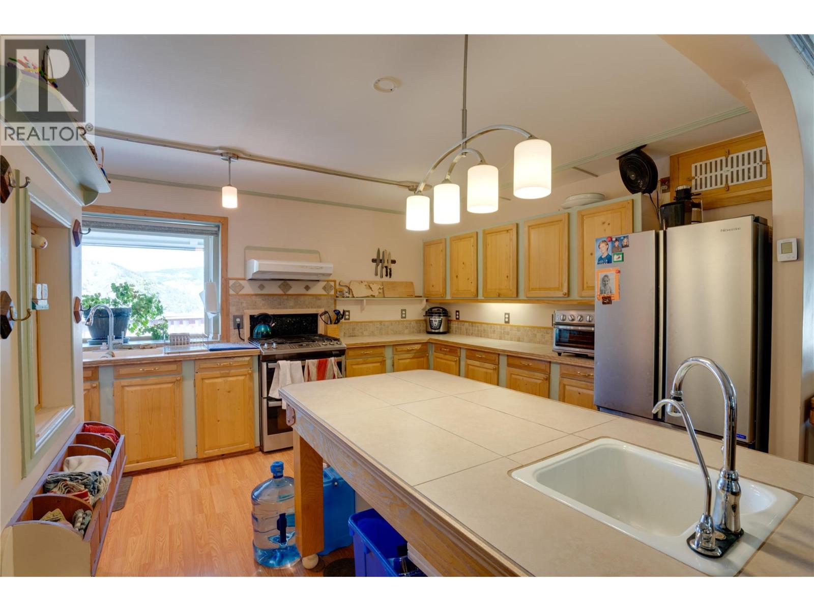 561 Grand Oro Road, Kaleden