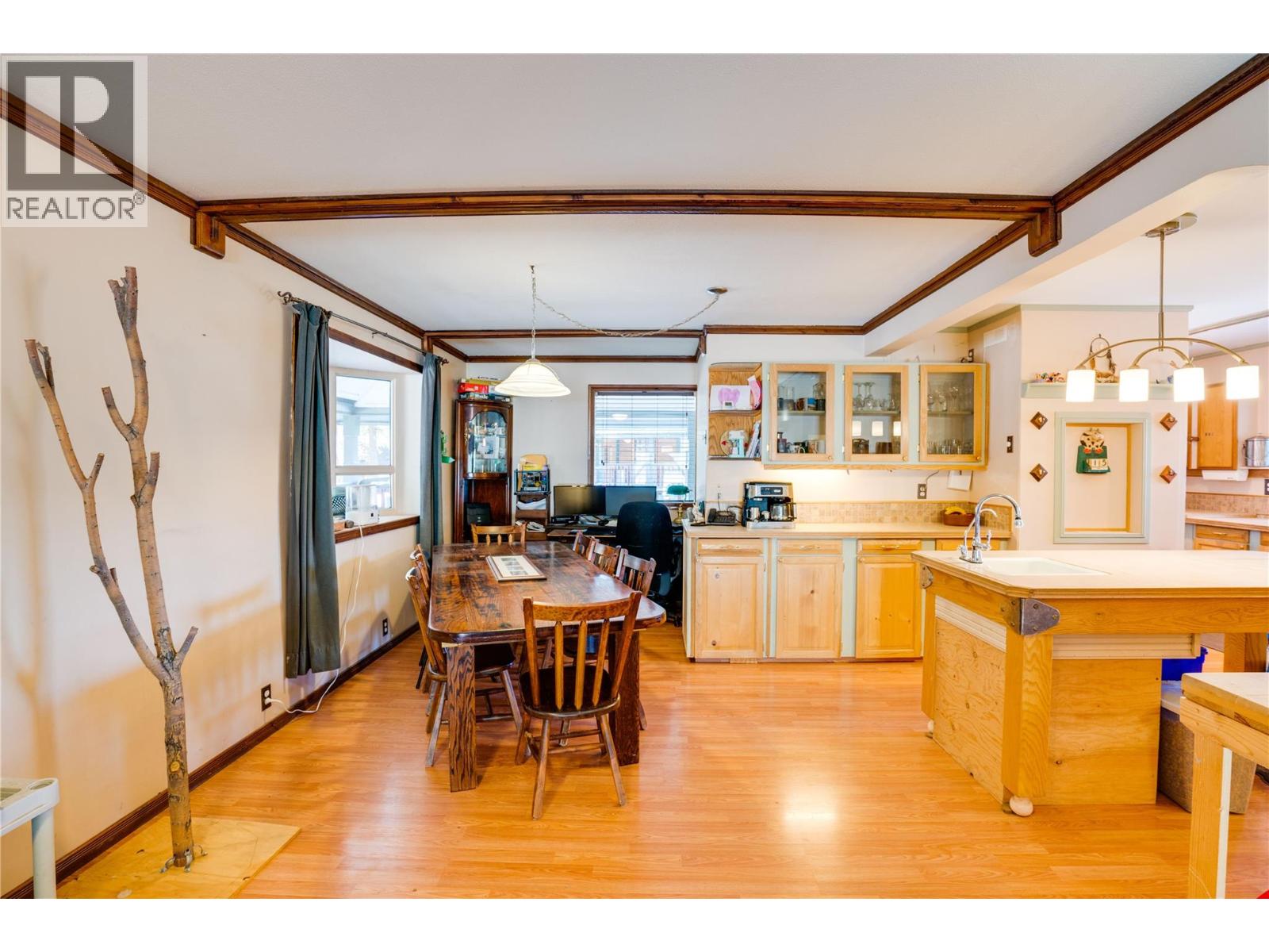 561 Grand Oro Road, Kaleden