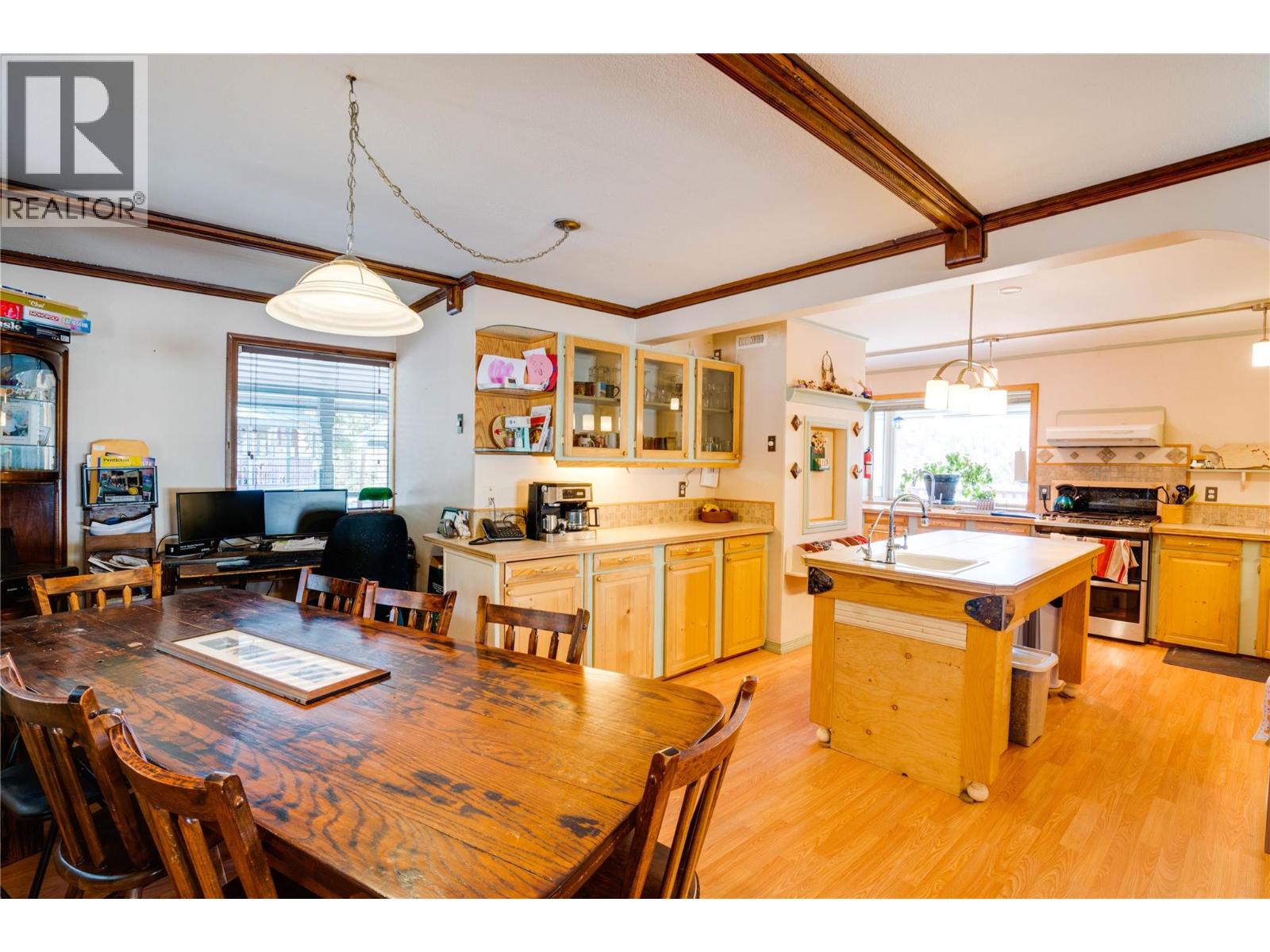 561 Grand Oro Road, Kaleden