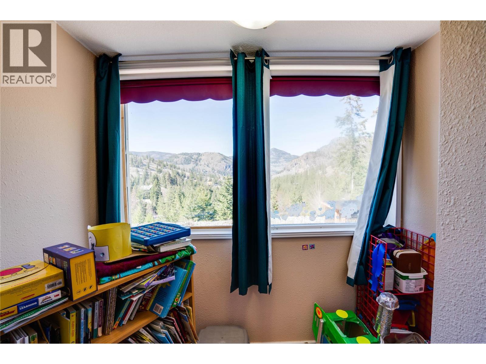 561 Grand Oro Road, Kaleden