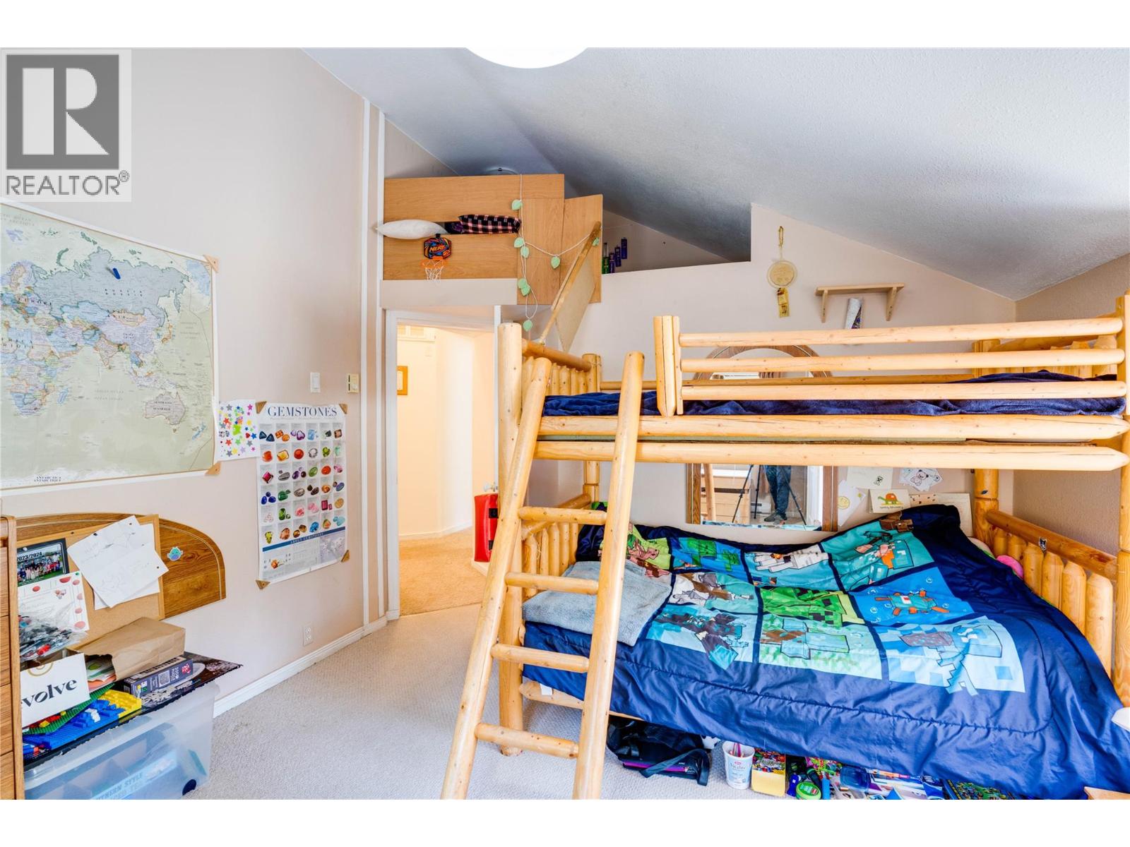 561 Grand Oro Road, Kaleden