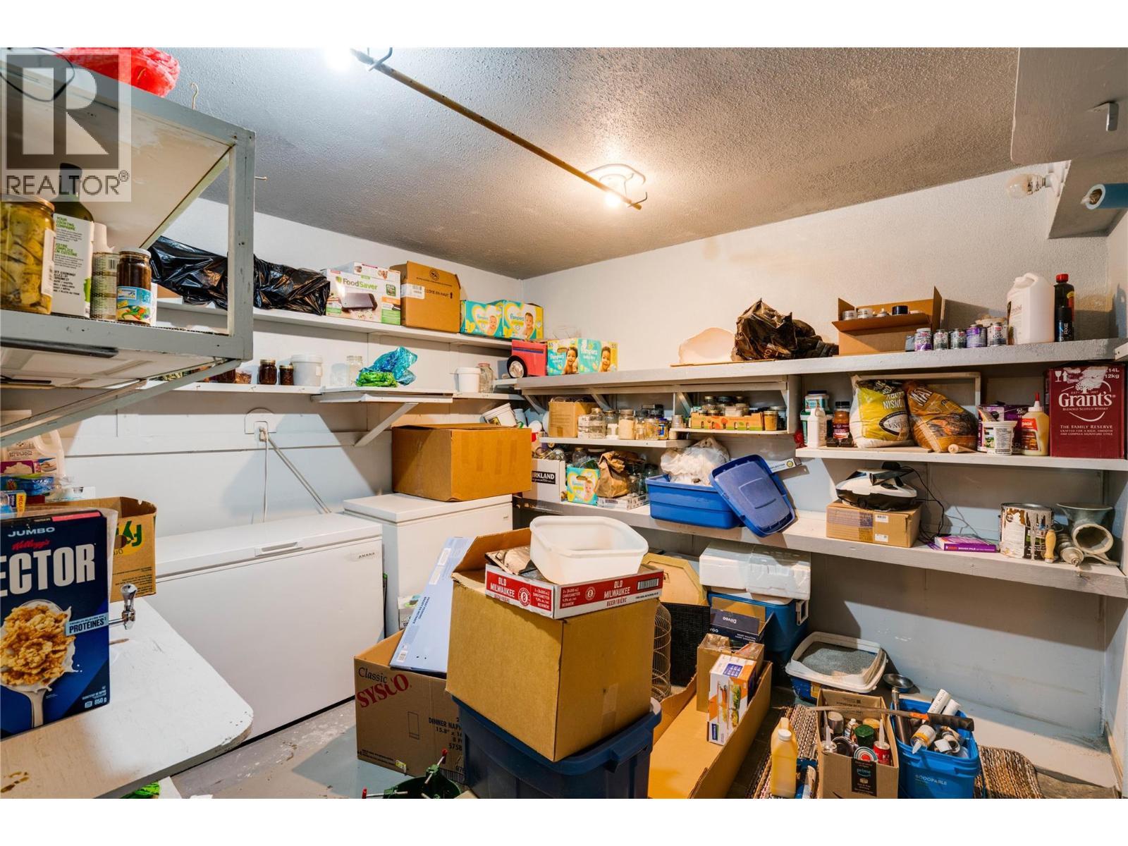 561 Grand Oro Road, Kaleden