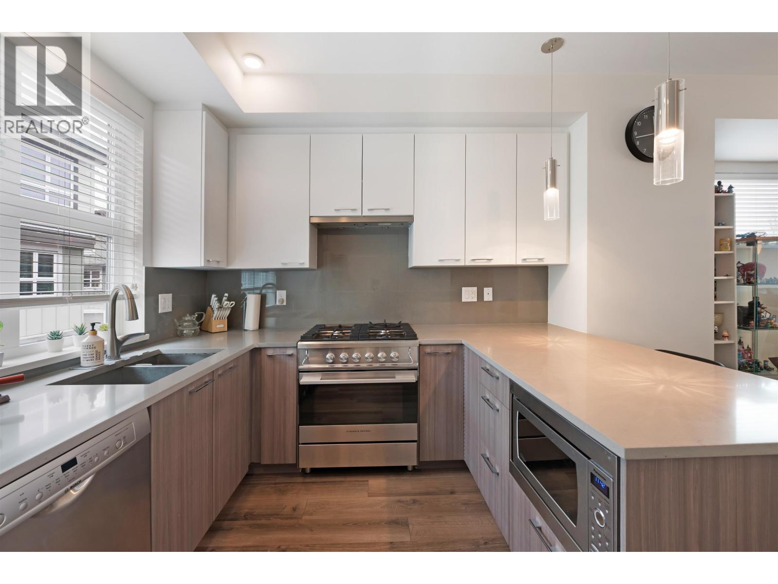 64 10311 RIVER DRIVE, Richmond